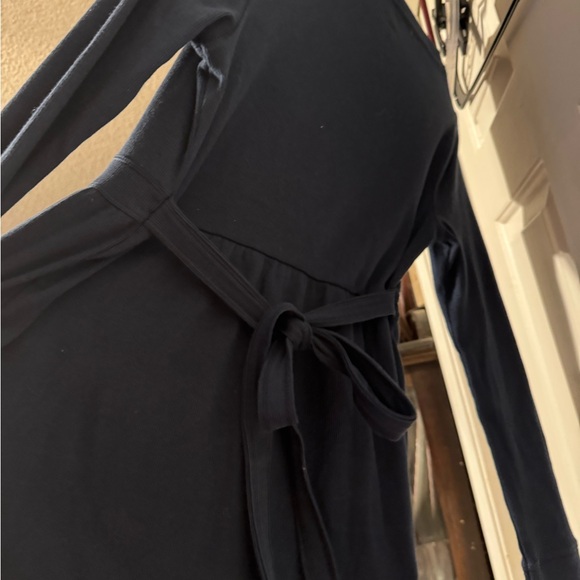 Hollister Navy Long-Sleeve Scoop Henley Top size m - Picture 5 of 9